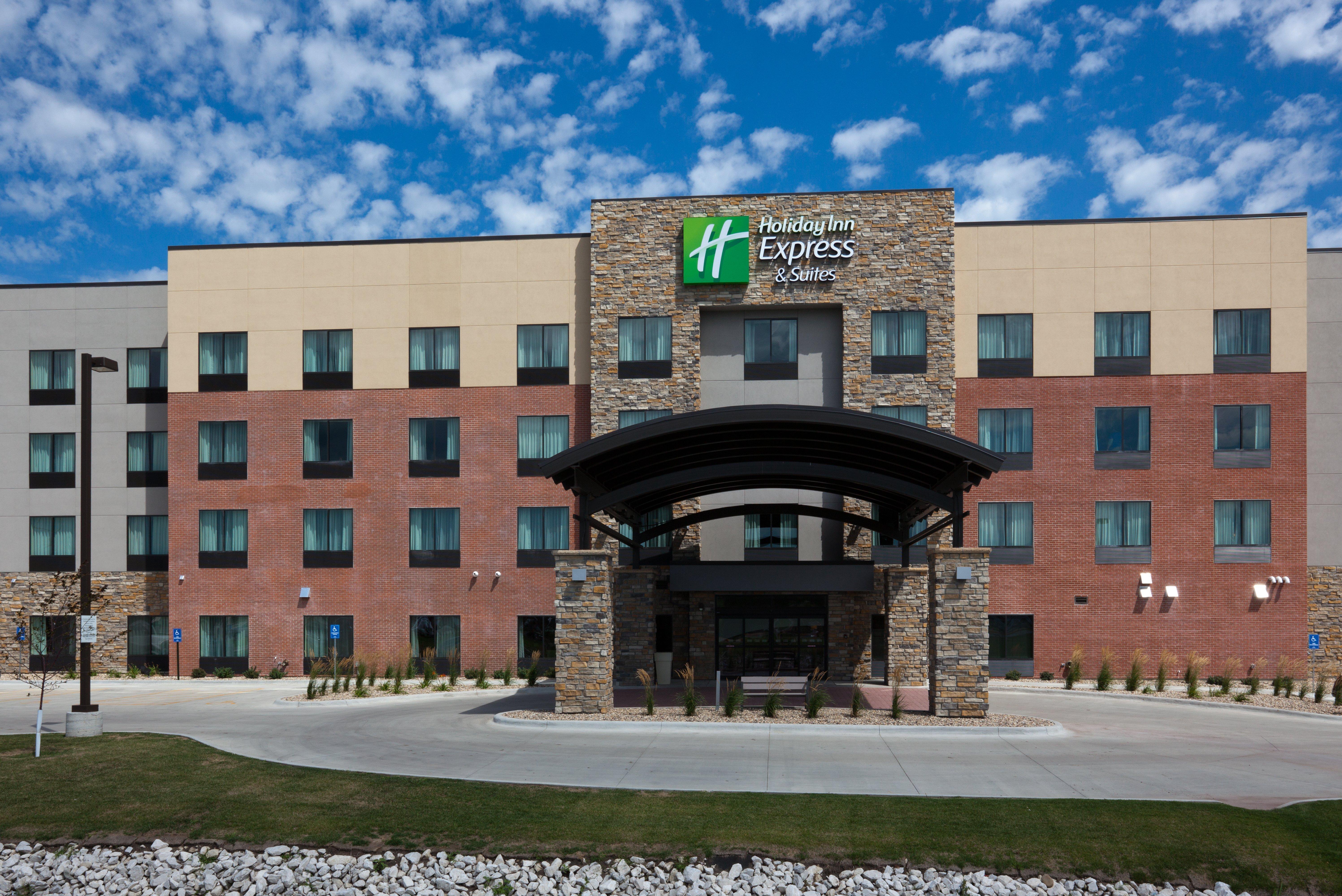 Holiday Inn Express & Suites Fort Dodge By Ihg מראה חיצוני תמונה