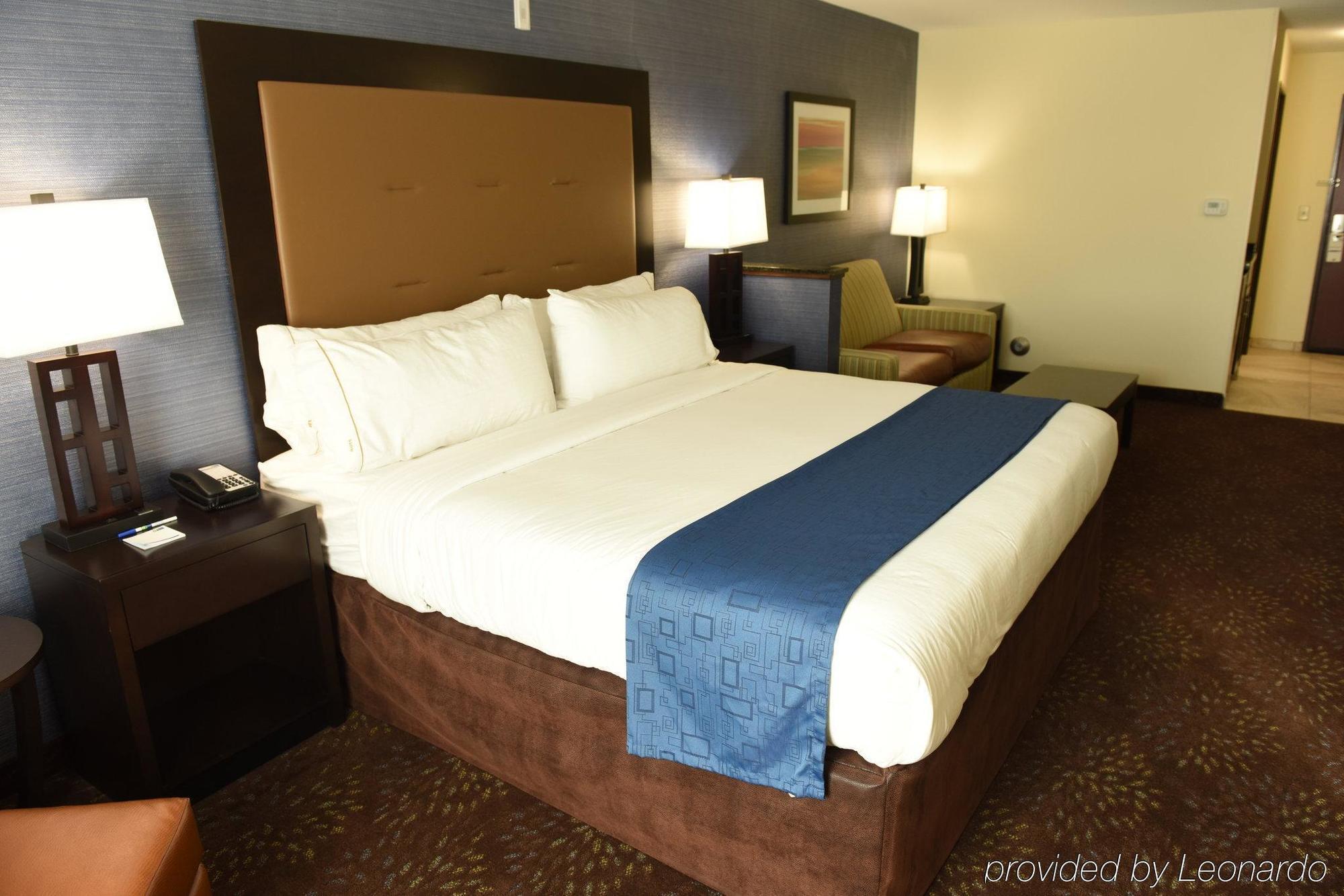 Holiday Inn Express & Suites Fort Dodge By Ihg מראה חיצוני תמונה