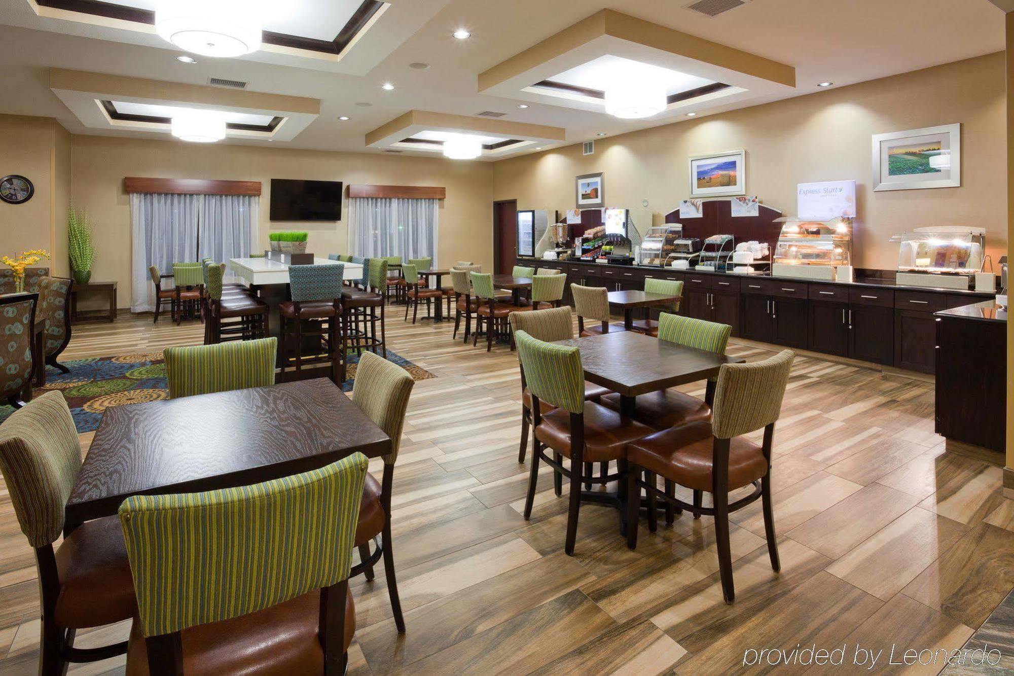 Holiday Inn Express & Suites Fort Dodge By Ihg מראה חיצוני תמונה